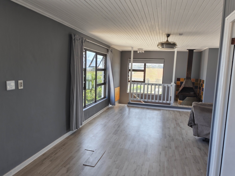 4 Bedroom Property for Sale in De Kelders Western Cape